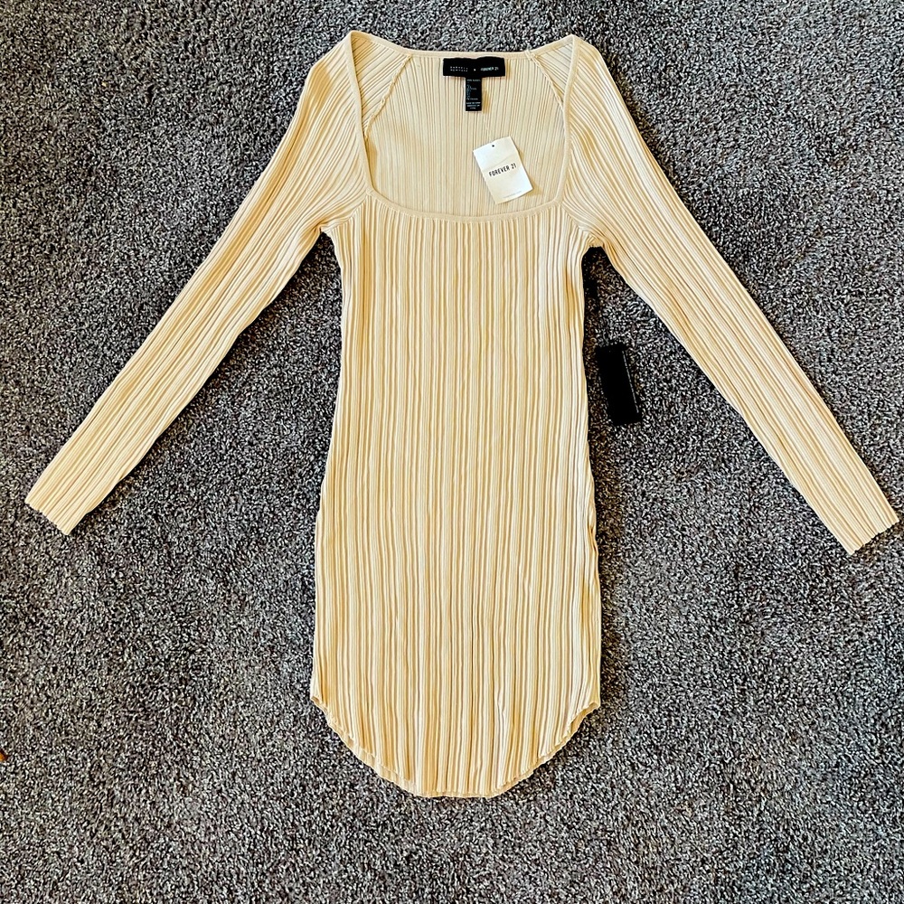 Barney’s Newyork x Forever 21 Cream Long sleeve Mini Dress